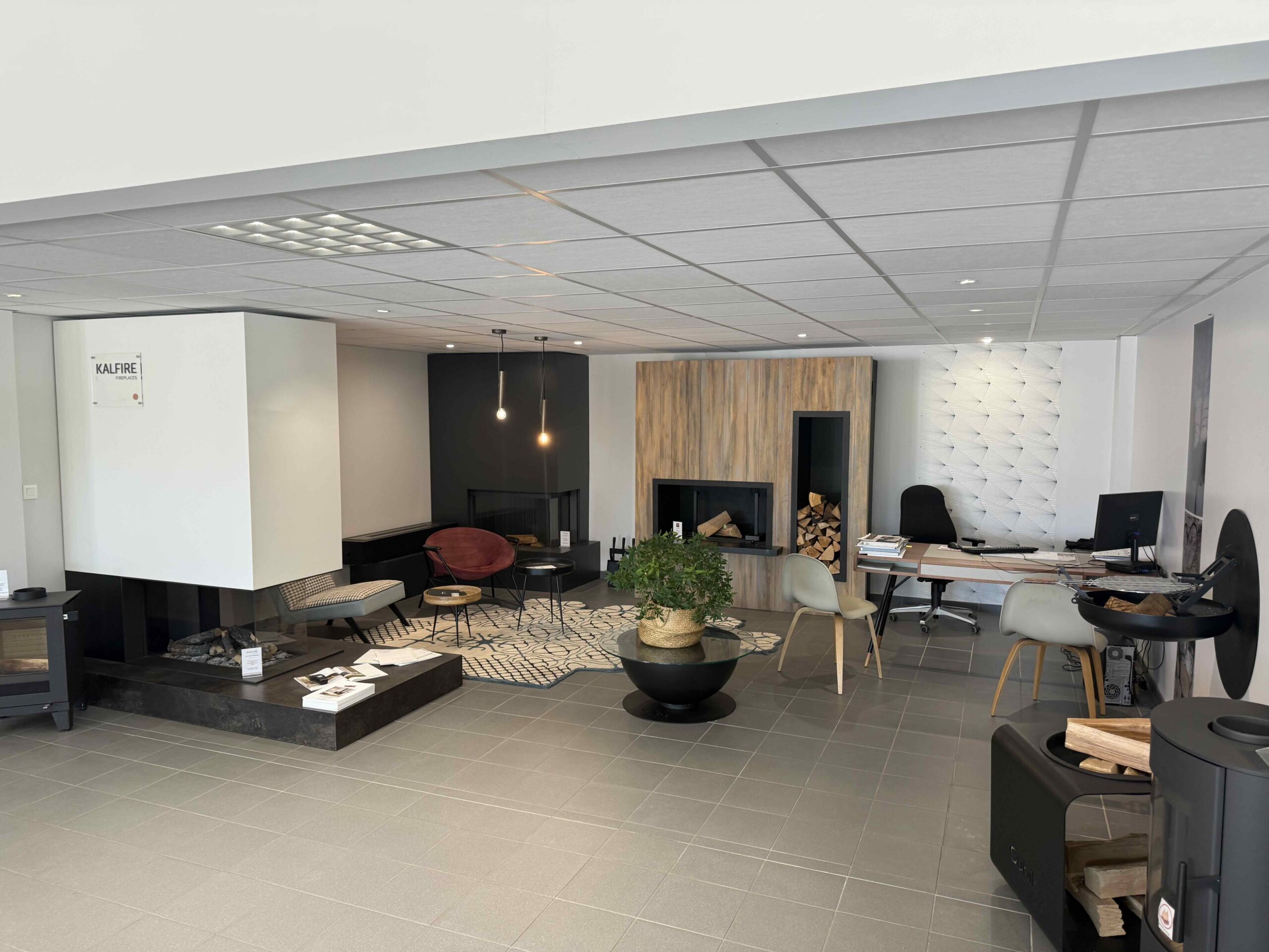 Showroom Cheminées Vallée – poêles et cheminées en exposition