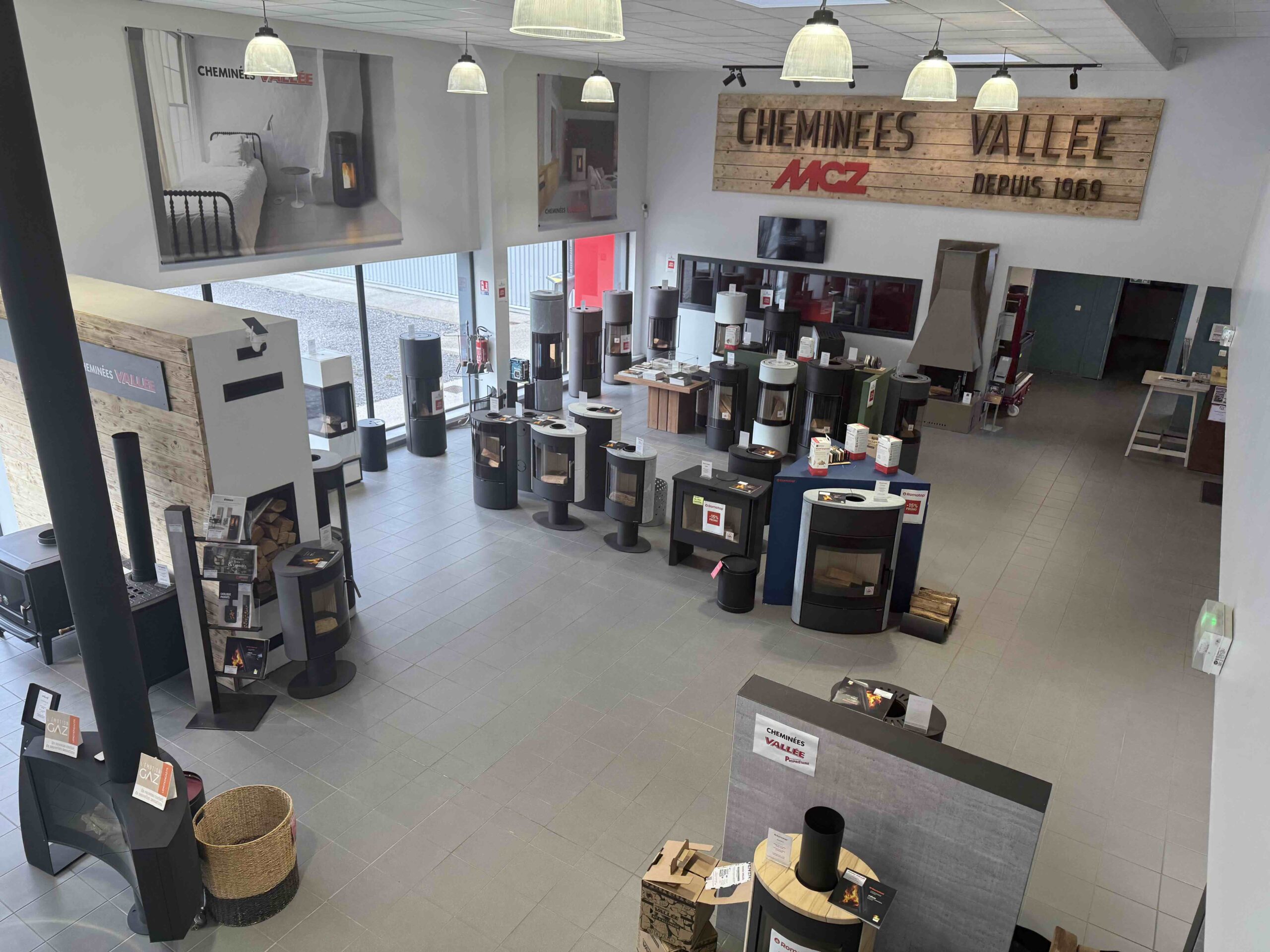 Showroom Cheminées Vallée – vue intérieure